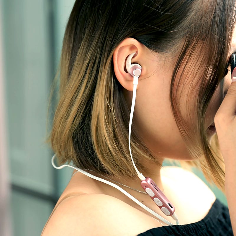 Ultra clear voice bluetooth headphone with megnetic earbuds 18 04 6